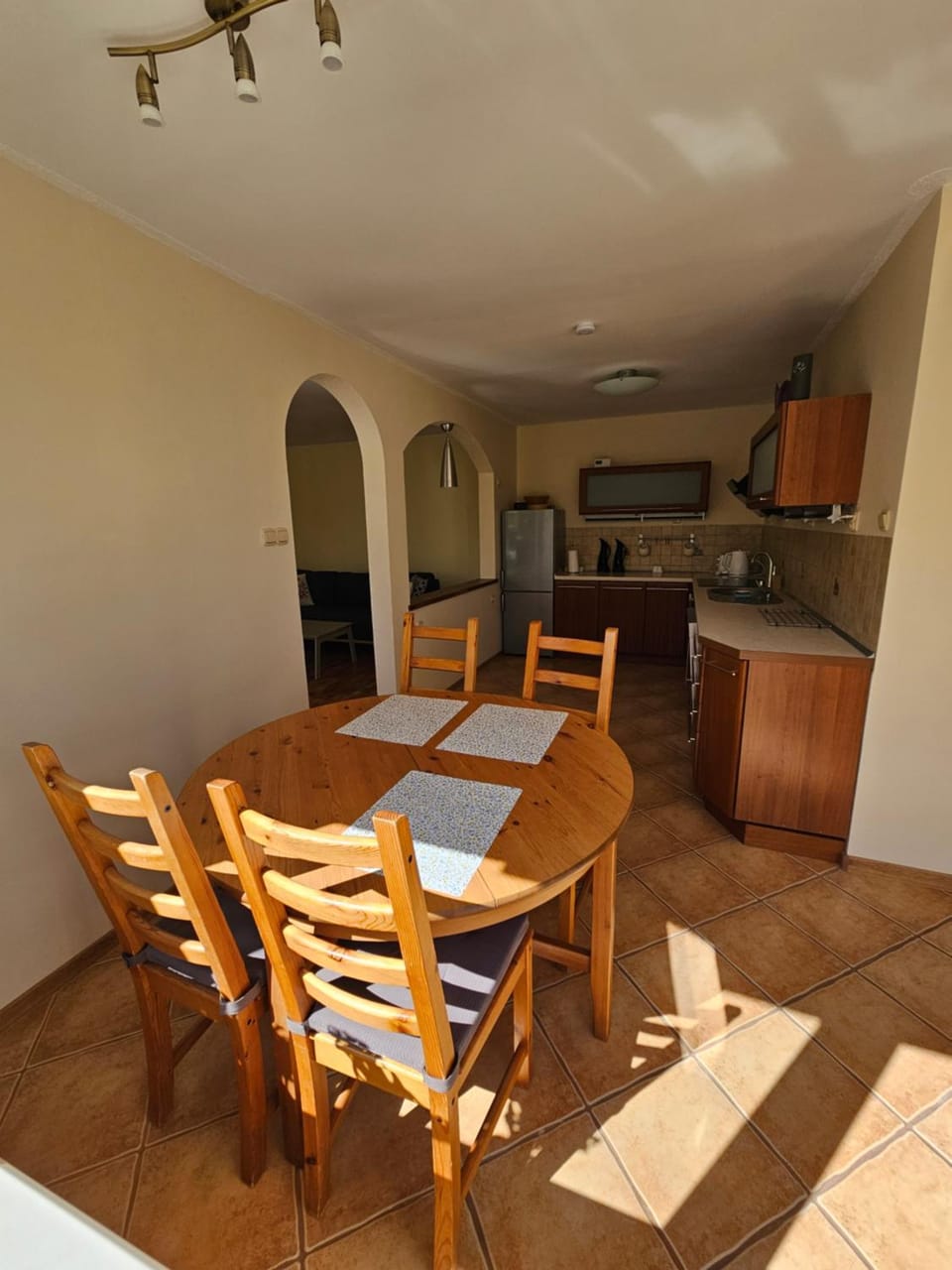 Kitchen or kitchenette, Dining area, stove