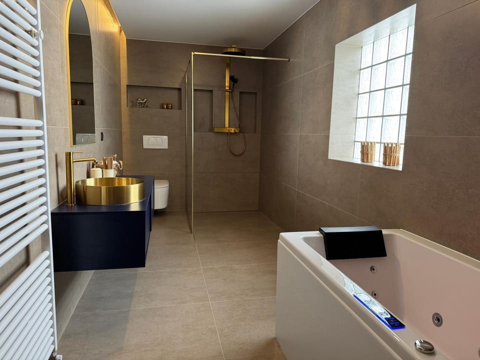 Hot Tub, Bathroom, Bath