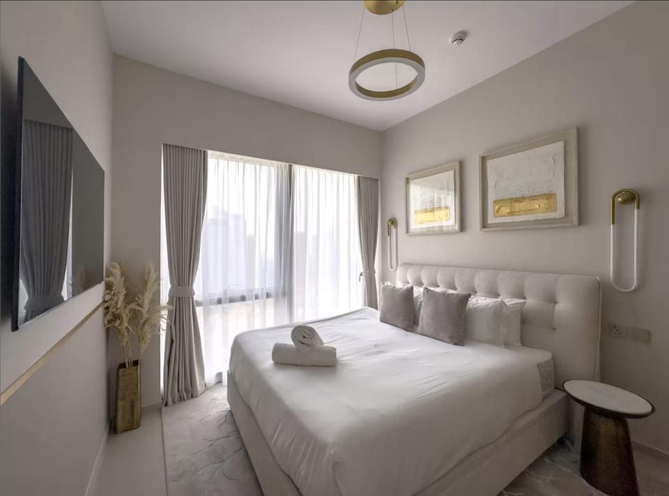 GRANDE SIGNATURE with a direct Burj Khalifa view and Private Fountain Show at high floor with DXB AIRPORT VIP Shuttle option for 6 guests Apartment in Dubai