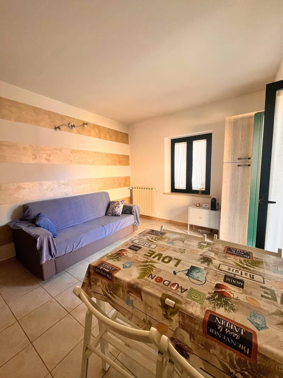 Living room, Dining area