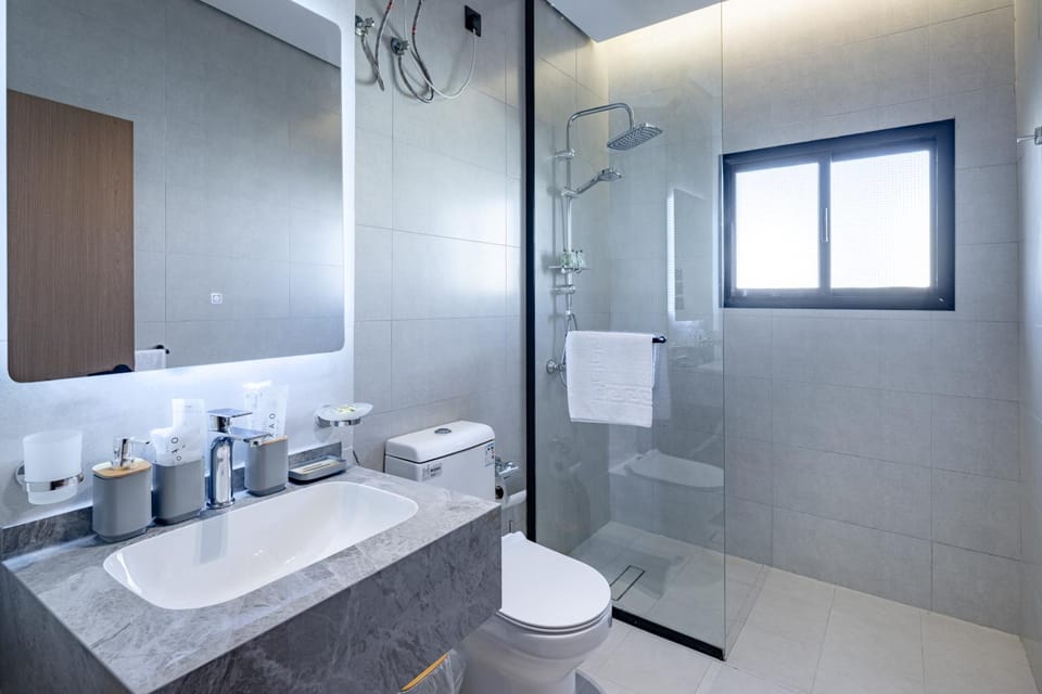 Shower, Bathroom, bidet