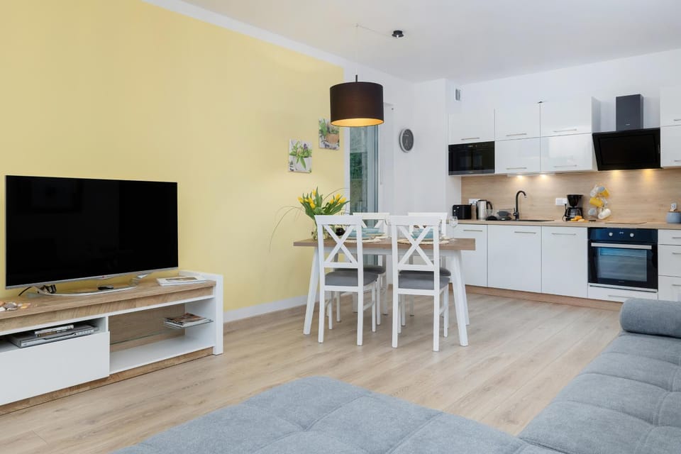 TV and multimedia, Living room, Dining area