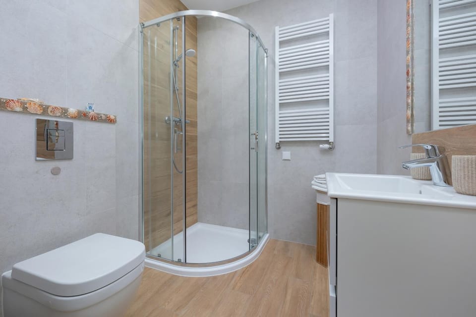 Shower, Bathroom