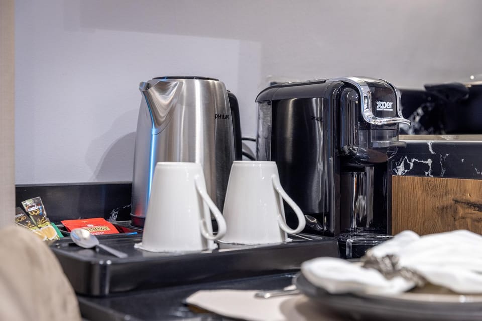 Coffee/tea facilities, Kitchen or kitchenette