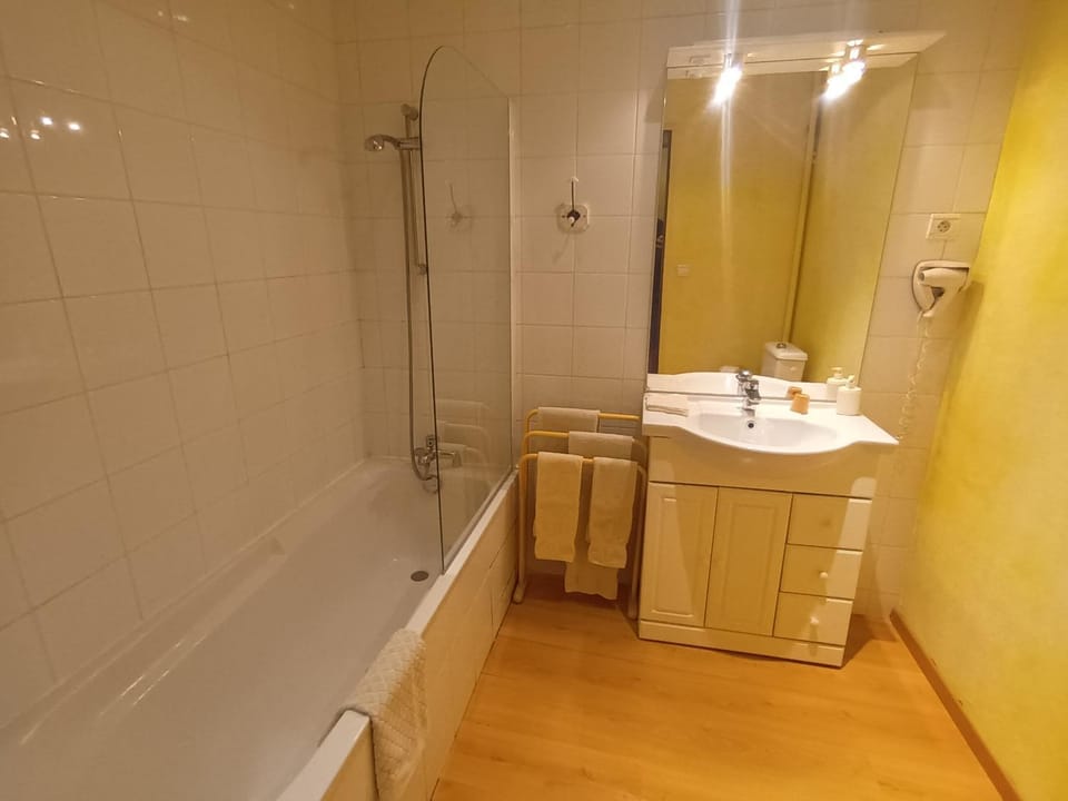 Bathroom, Bath