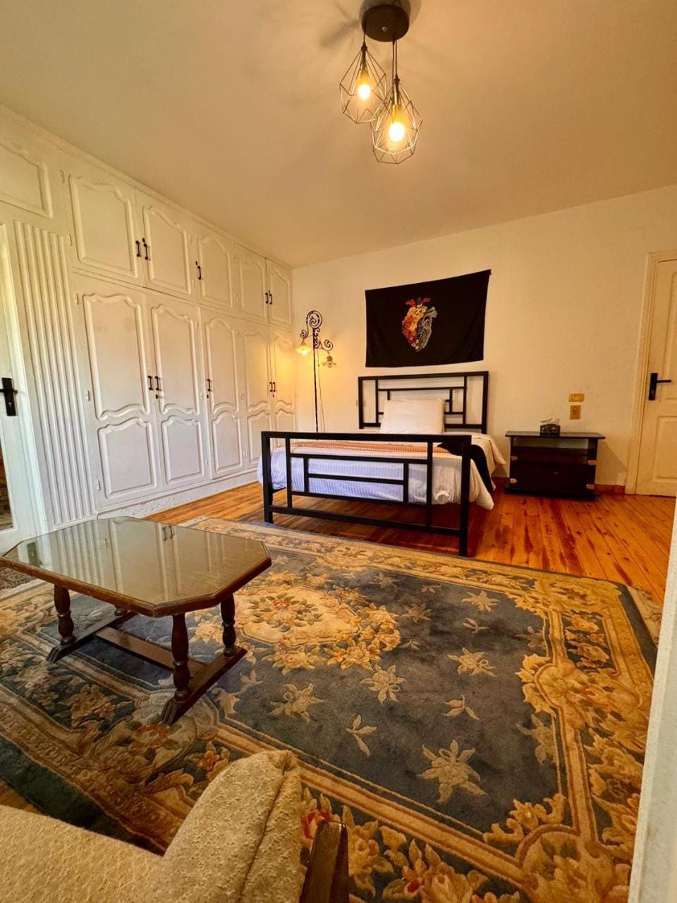 Photo of the whole room, Seating area, Bedroom