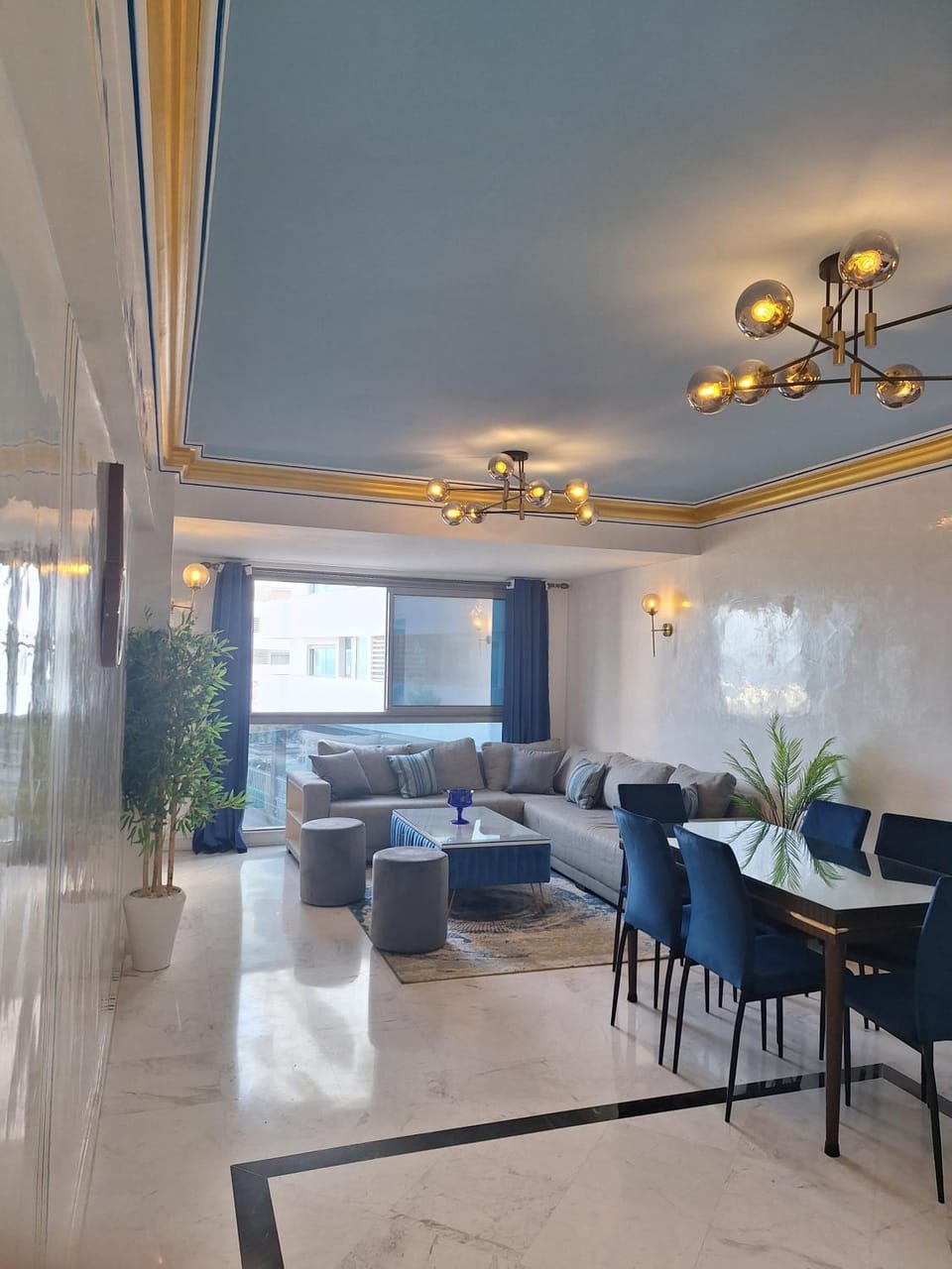 Living room, Seating area