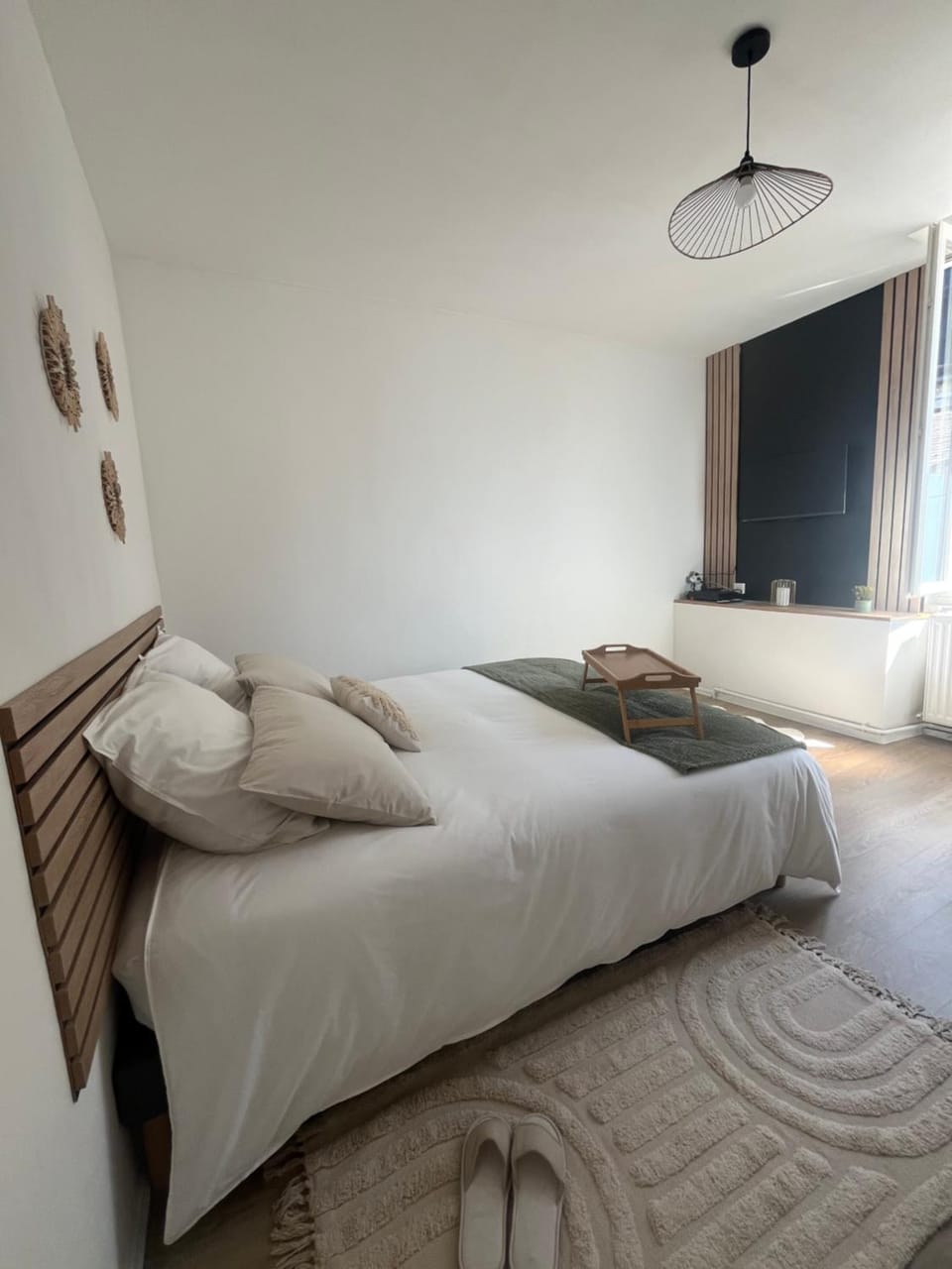 Bed, Photo of the whole room