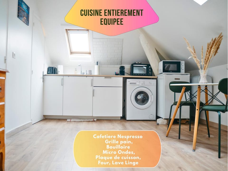 Coffee/tea facilities, Kitchen or kitchenette, microwave, oven, stove, toaster, washing machine, dryer