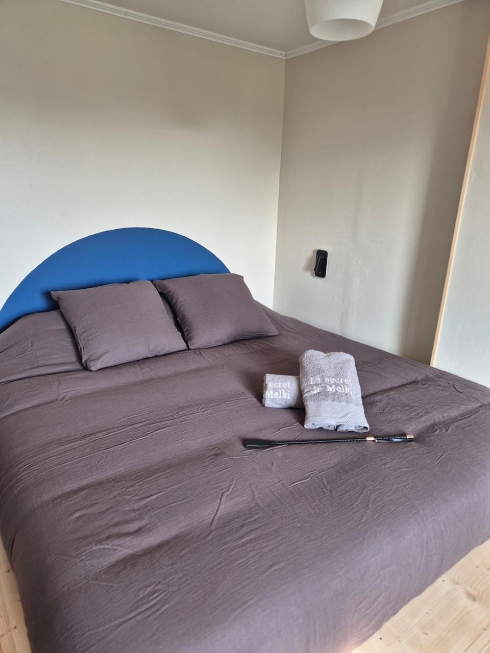Loveroom- Le secret de Melki House in Normandy
