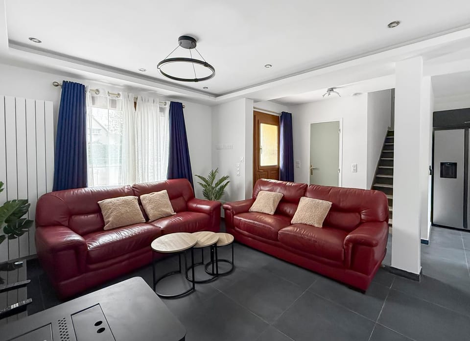 Maison spacieuse avec jardin et parking privé House in Île-de-France
