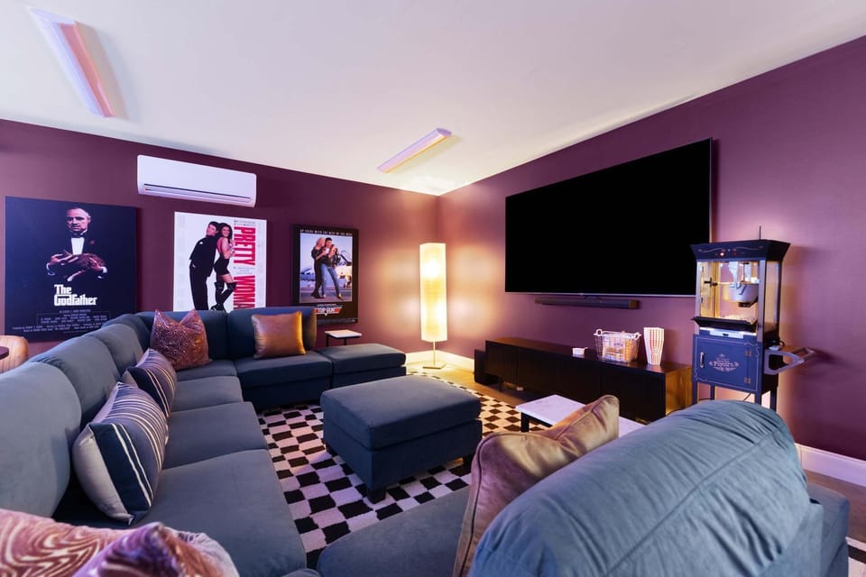 The Morrison - Karaoke Theater Backyard Oasis House in Nashville