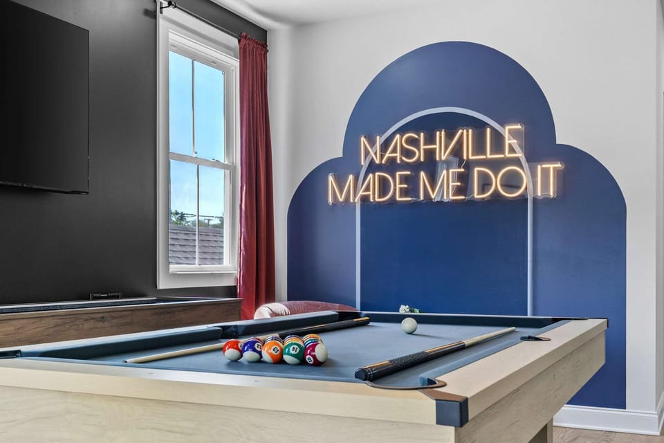 The Morrison - Karaoke Theater Backyard Oasis House in Nashville