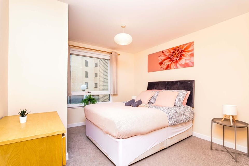 Walk to Merchant City & Glasgow Green -Stylish 2BR Apartment in Glasgow