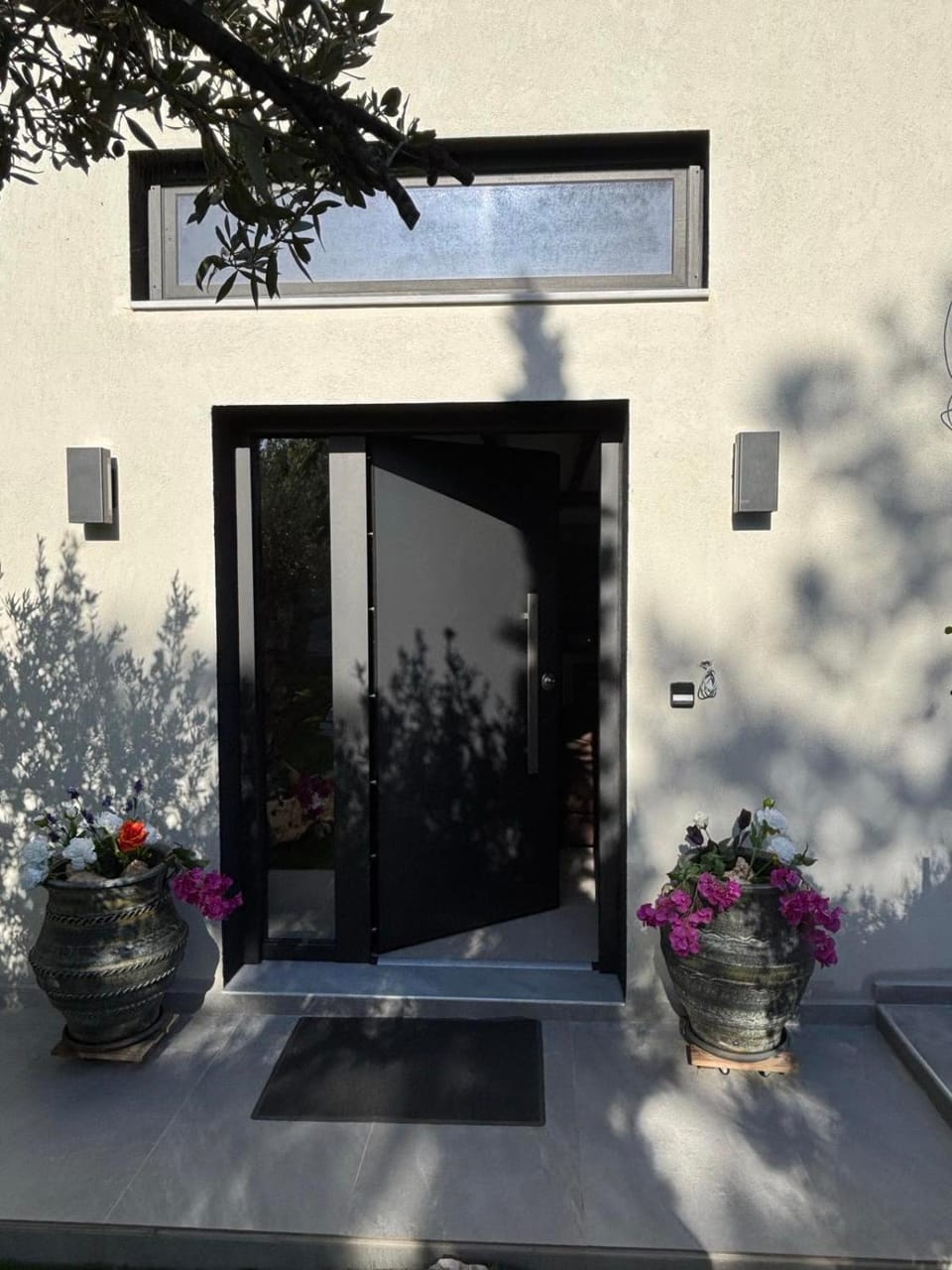 Property building, Facade/entrance