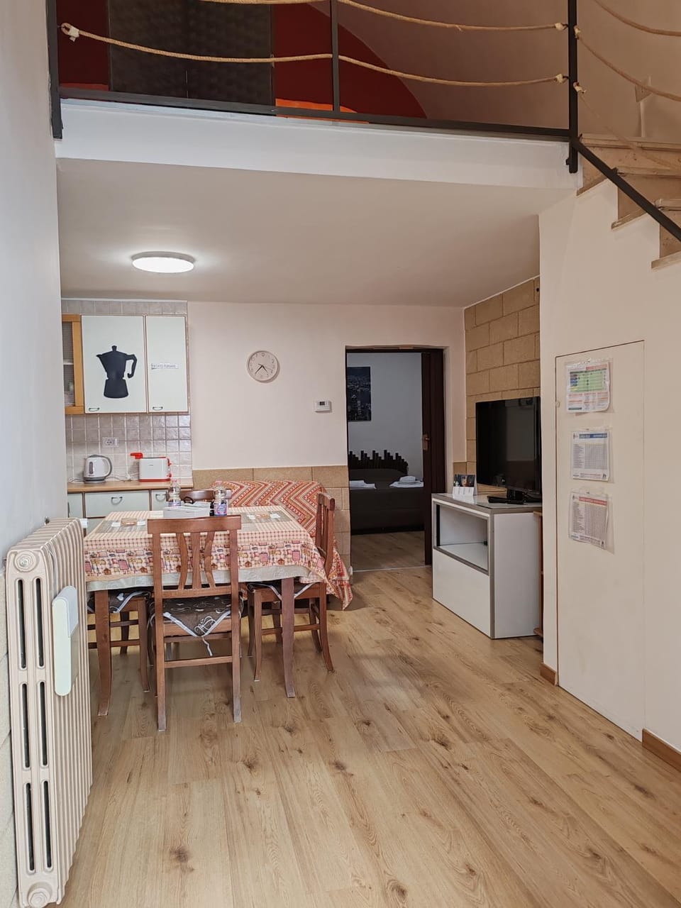 TV and multimedia, Kitchen or kitchenette, Living room, Dining area, oven