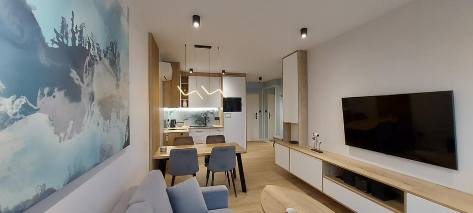 TV and multimedia, Kitchen or kitchenette, Living room, Seating area