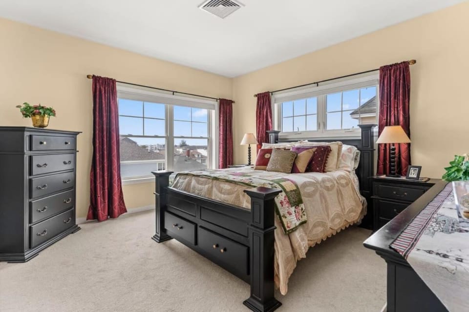 Private Balcony Steps to Beach K St Penthouse #6 House in Hampton Beach