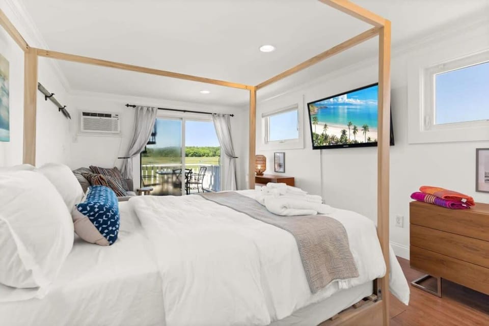 The Surf Ocean & Marsh Views Rooftop Deck House in Rye