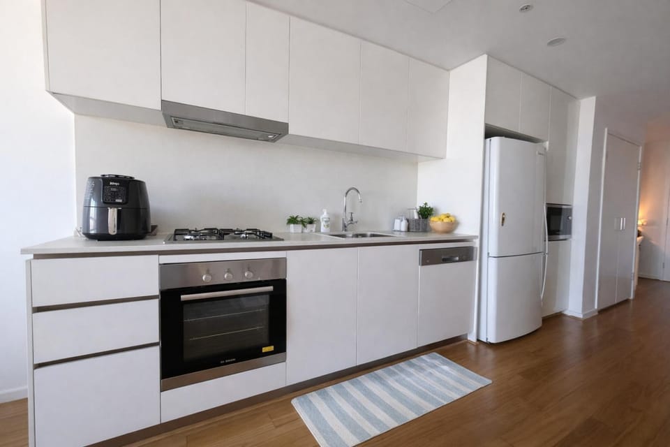 Coffee/tea facilities, Kitchen or kitchenette, dishwasher, oven, stove, toaster