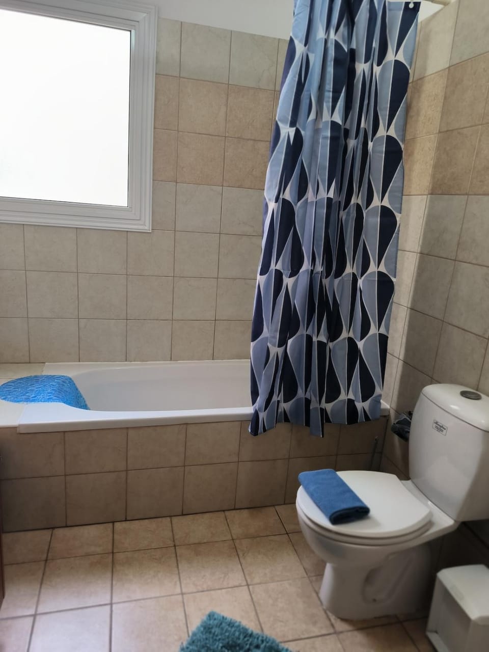 STOP! Book Now 3 Bedroom Large Apartment in Oroklini Apartment in Oroklini