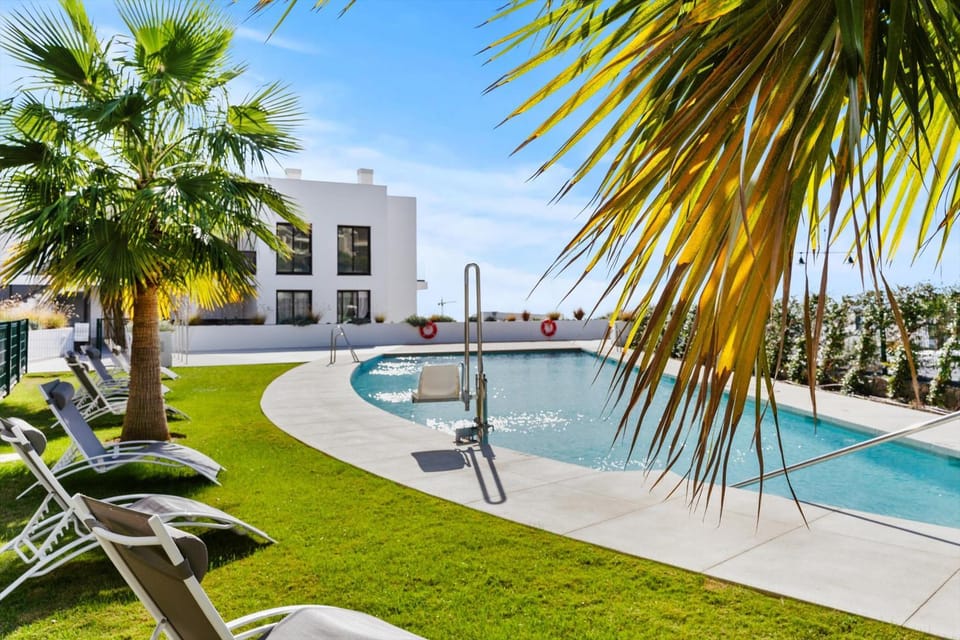 Happy Travel Daphne Higueron Apartment in Costa del Sol
