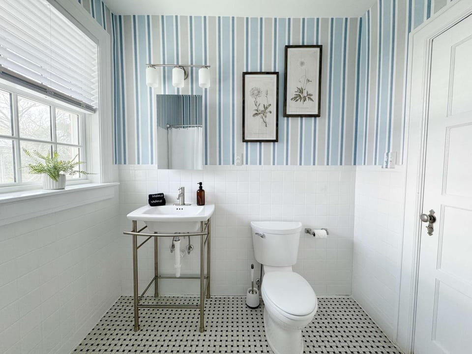 Shower, Toilet, Bathroom, Bath