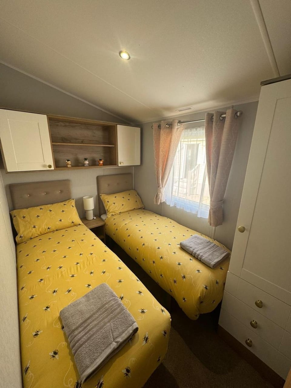 Bedroom, wardrobe