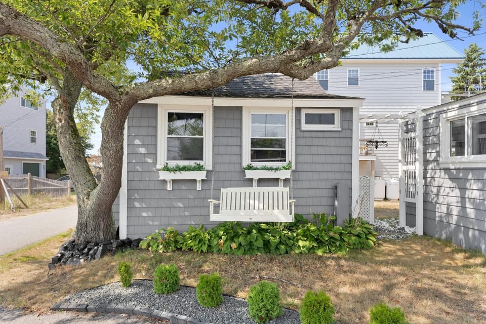 The Wishbone Steps to Beach Bunk House House in Newburyport