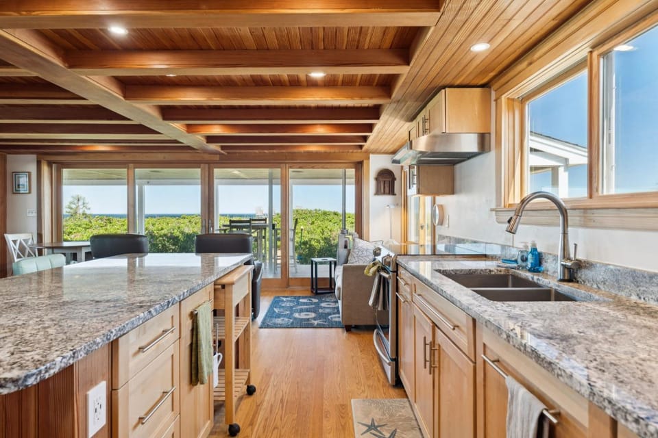 Camp46 Luxury Oceanfront Plum Island Cottage House in Newburyport