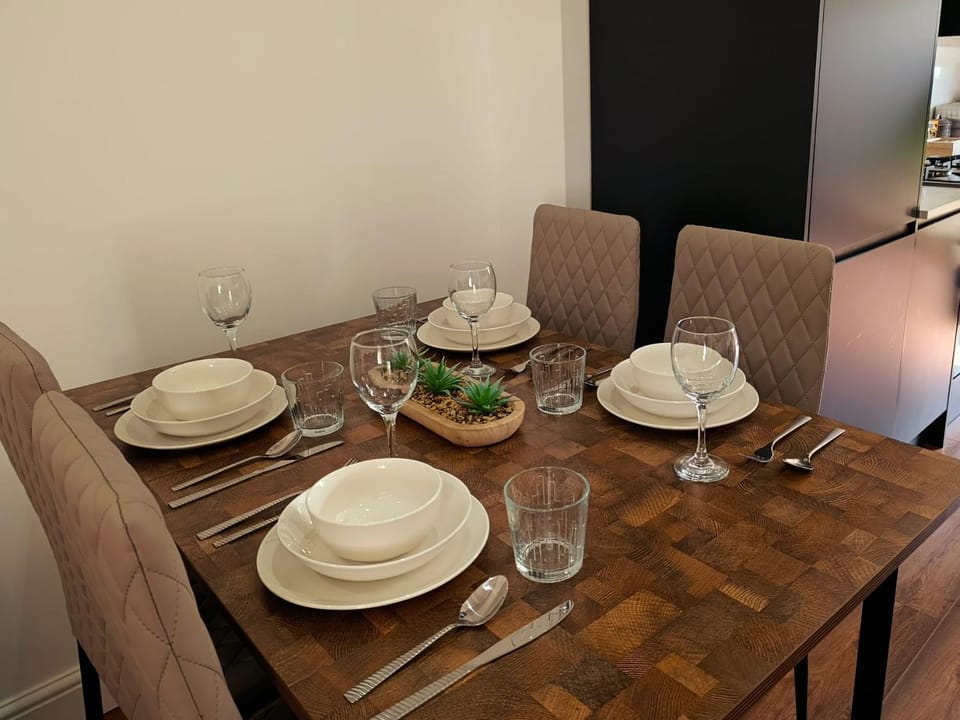 Spacious 3 Bed flat Belvedere Dartford Apartment in London