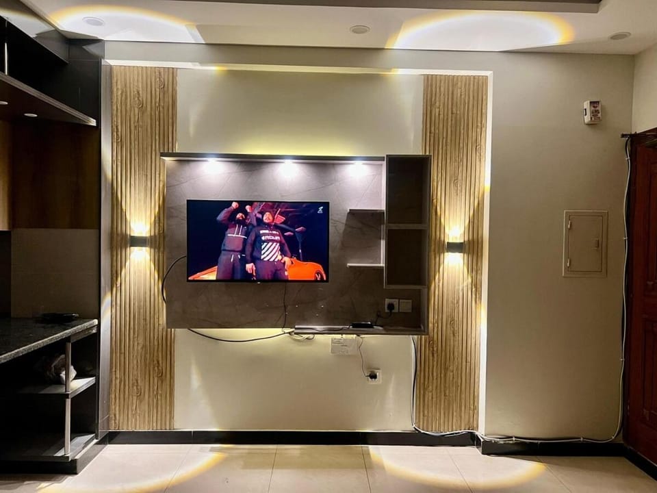 Communal lounge/ TV room