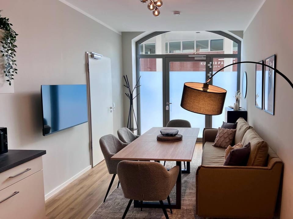TV and multimedia, Living room, Dining area