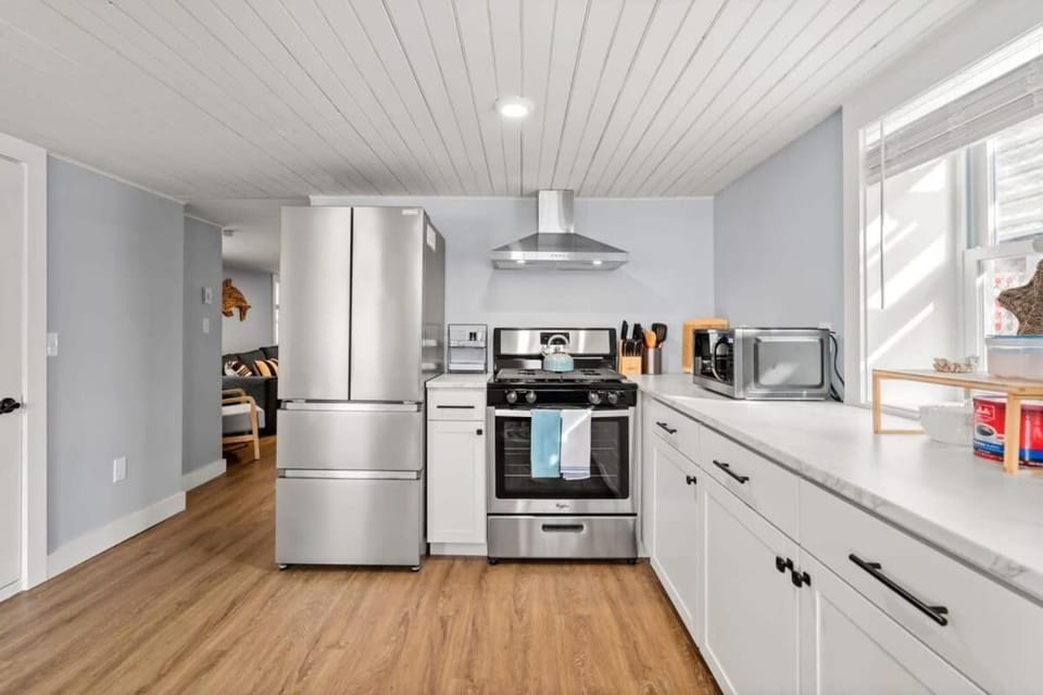 The Addie Shack Pet Friendly Steps to Beach Apartment in Newburyport