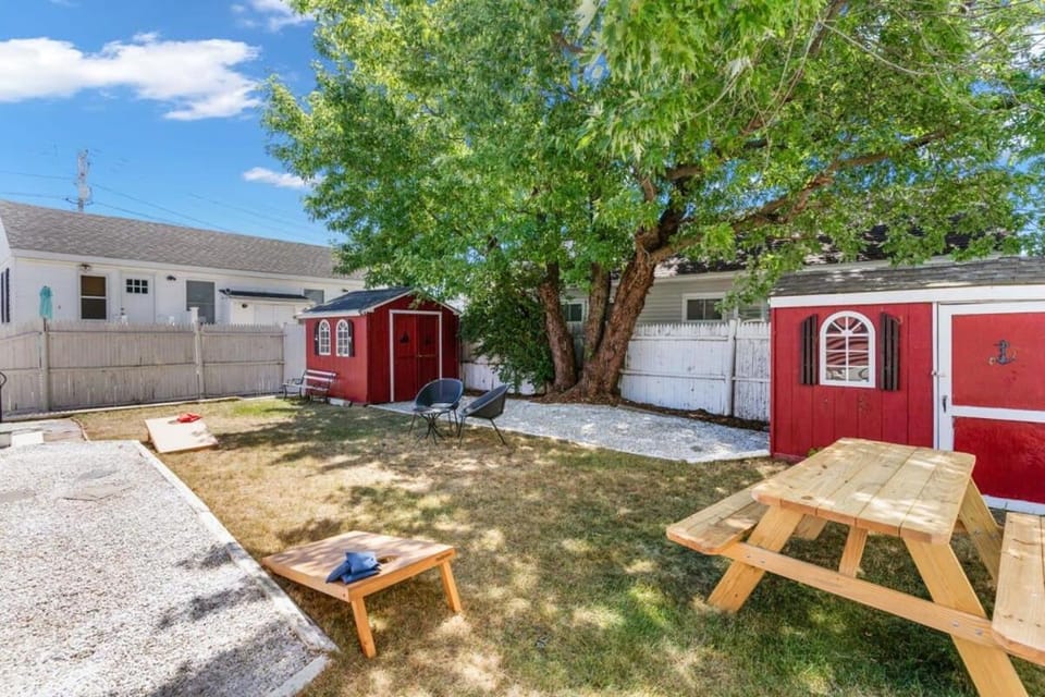 The Salty Dog Pet Friendly Private Yard House in Hampton Beach