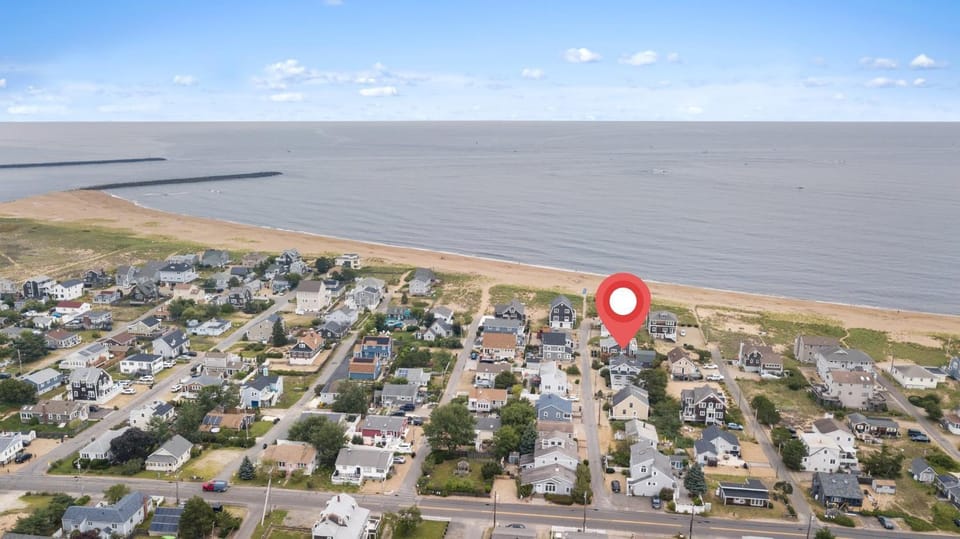Seaside Serenity Steps to Beach Deck & Porch House in Newburyport