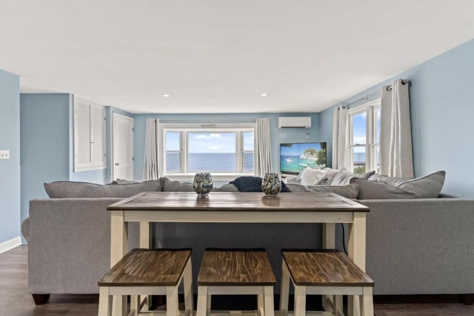 The Sunrise Deck Ocean Views Private Deck Apartment in Rye