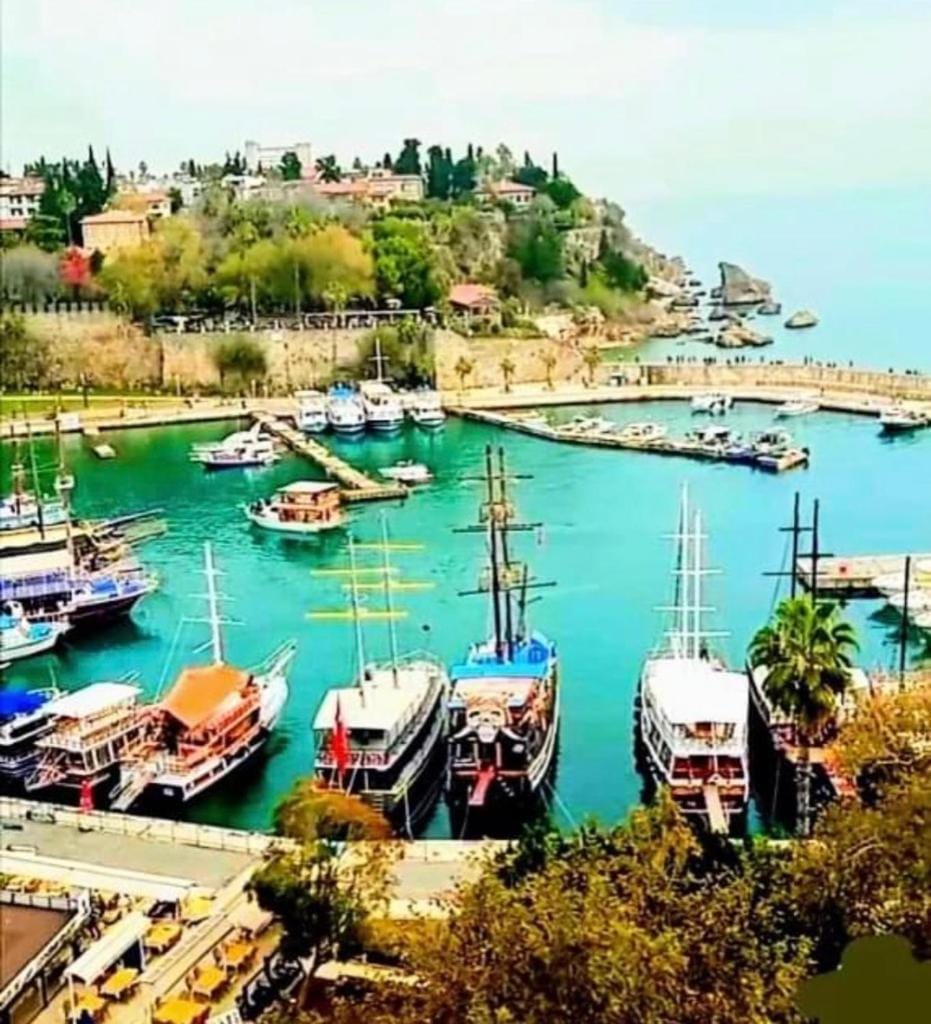 Kaleiçi benzersiz donanımlı müthiş teras keyfi uygun fiyat EV Apartment in Antalya