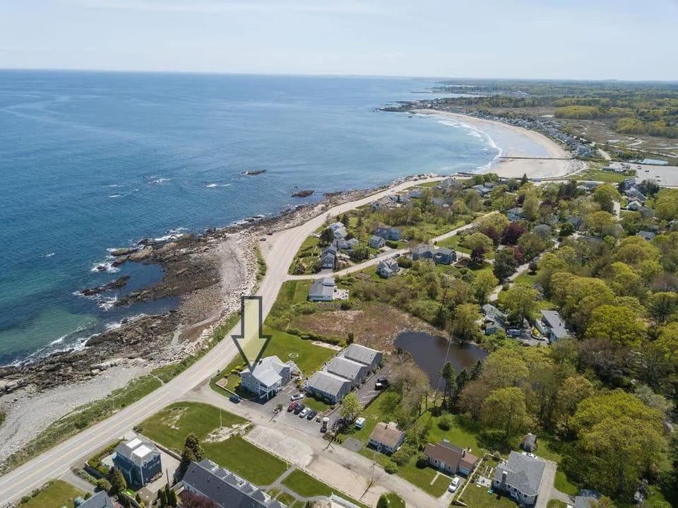 Sunrise Sanctuary Walk to Wallis Ocean Views Apartment in Rye