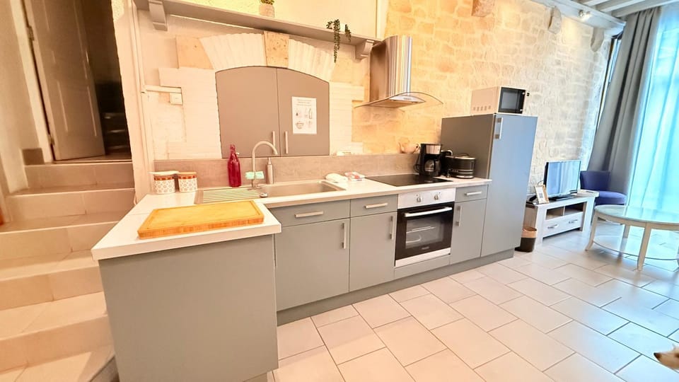 Kitchen or kitchenette, oven, stove, toaster