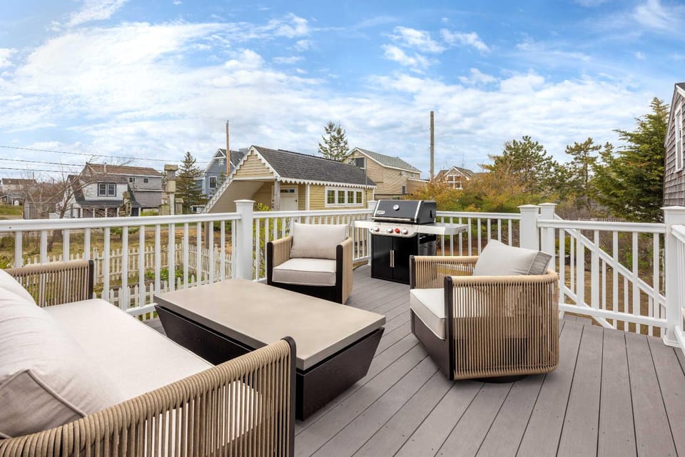 Salt and Cedar Steps to Beach House in Newburyport