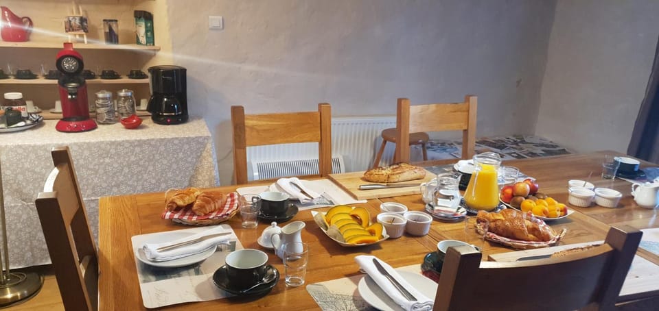 Dining area, Breakfast