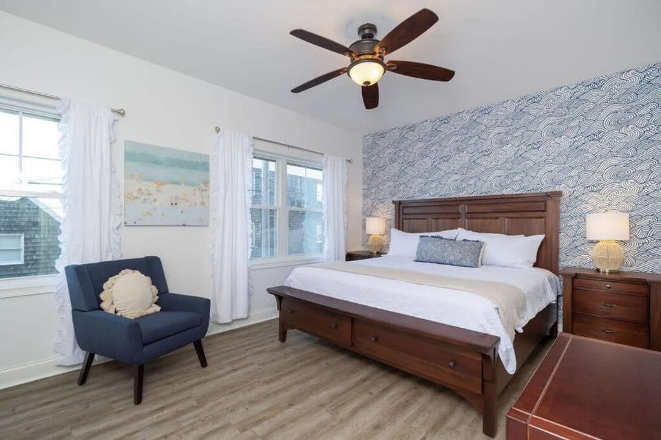 Steps to Beach King Bed Hampton Beach Hideaway House in Hampton Beach