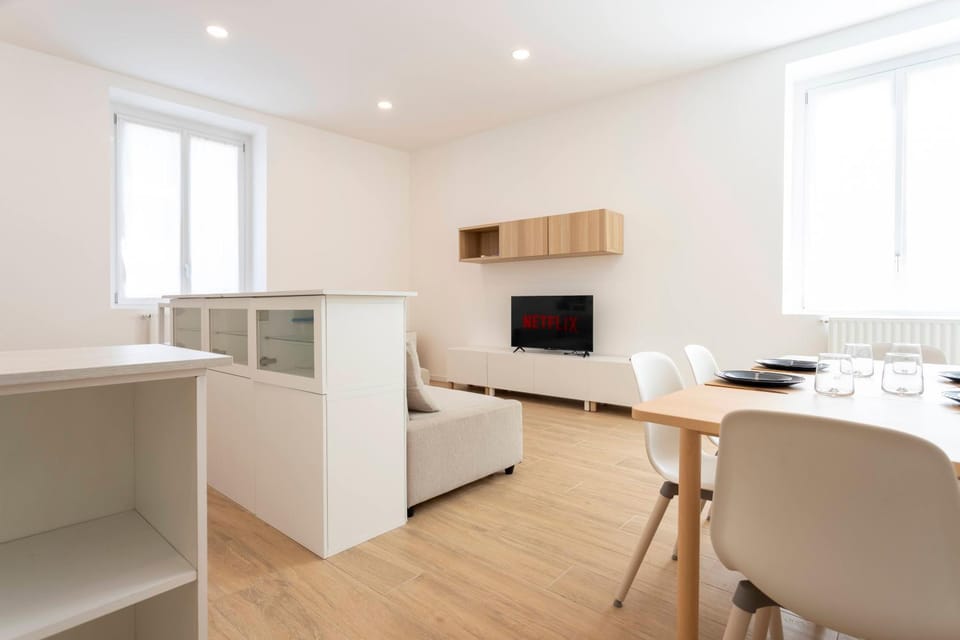 TV and multimedia, Kitchen or kitchenette, Dining area, oven