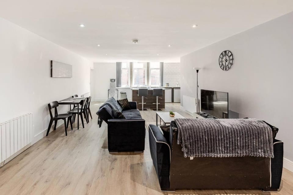 New Modern and Spacious 2BR In The Heart of Burnley with Free Private Parking Apartment in Burnley