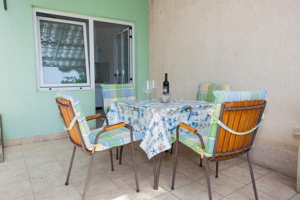 Patio, Day, Balcony/Terrace, Seating area