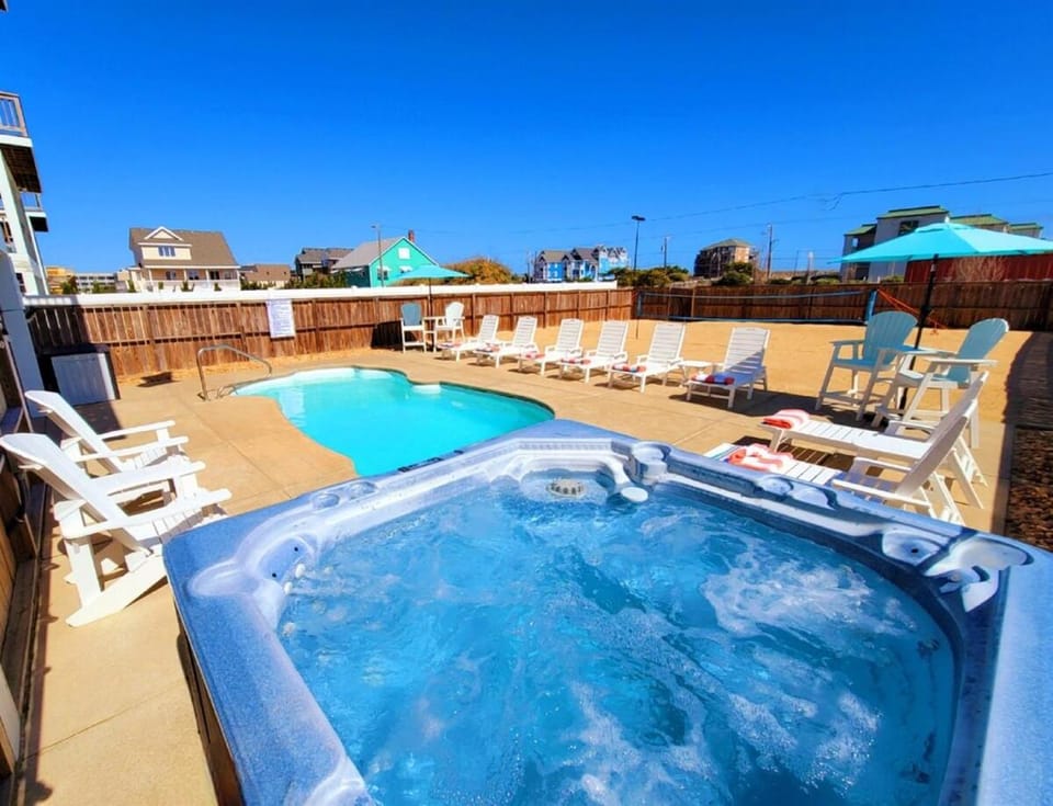 Monumental Waves House in Kill Devil Hills