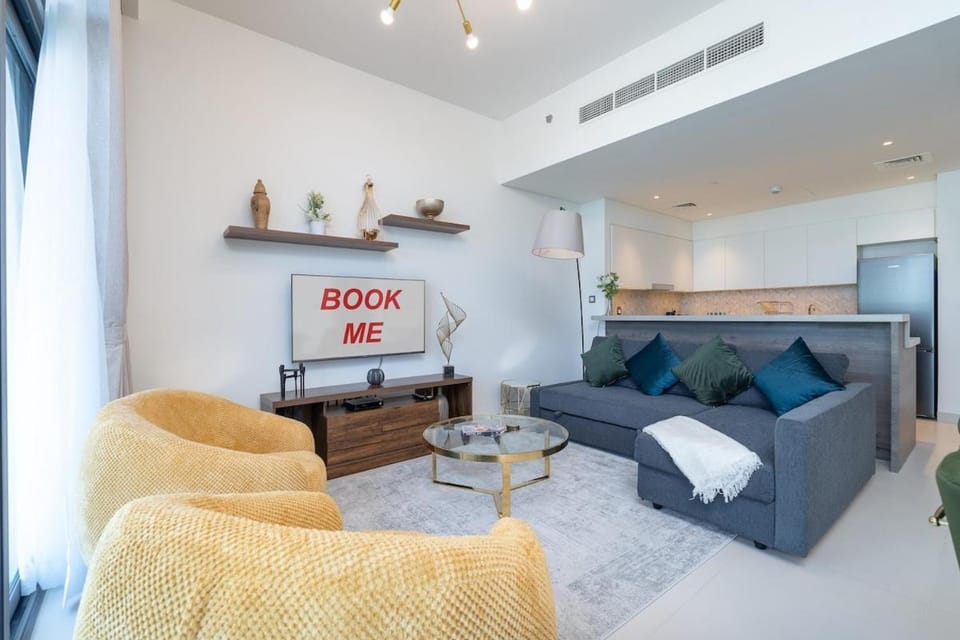 Free housekeeping visits during your stay - StayShort - Bright & Elegant 2BR in Creek Harbour Apartment in Dubai