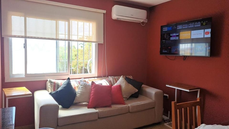 TV and multimedia, Living room, Photo of the whole room, Seating area, air conditioner