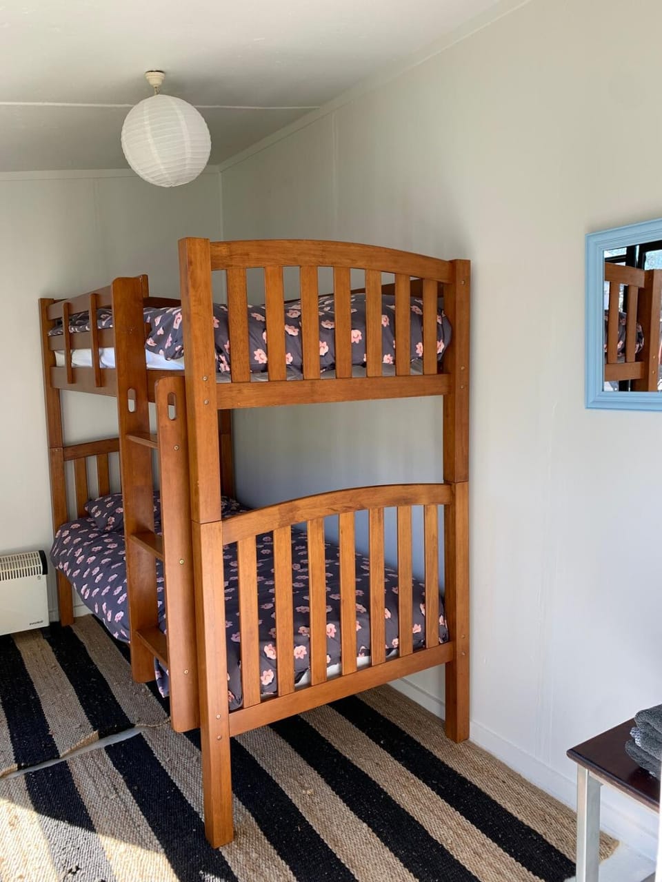 Bedroom, bunk bed